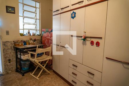 Casa à venda com 242m², 3 quartos e 3 vagasQuarto de Serviço