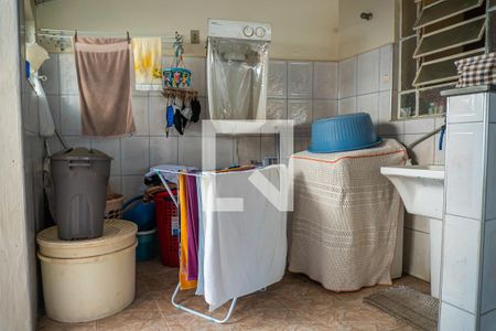 Casa à venda com 242m², 3 quartos e 3 vagasÁrea de Serviço