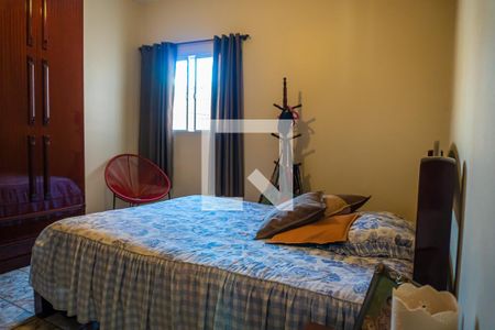 Casa à venda com 242m², 3 quartos e 3 vagasQuarto 2