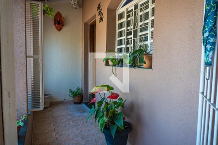 Casa à venda com 242m², 3 quartos e 3 vagasFachada