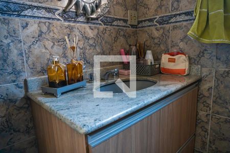 Casa à venda com 242m², 3 quartos e 3 vagasBanheiro Social