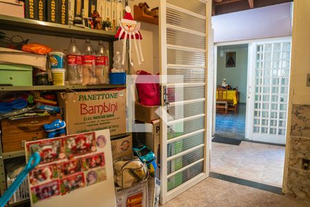 Casa à venda com 242m², 3 quartos e 3 vagasQuarto de Serviço