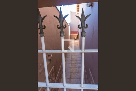 Casa à venda com 242m², 3 quartos e 3 vagasFachada