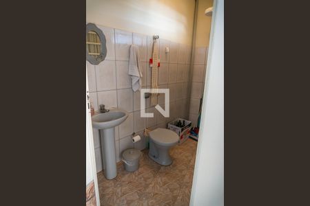 Casa à venda com 242m², 3 quartos e 3 vagasBanheiro de Serviço