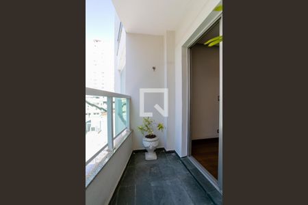 Varanda da sala de apartamento para alugar com 3 quartos, 77m² em Santa Teresinha, São Paulo