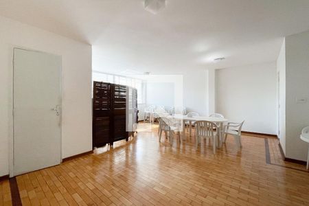 Apartamento à venda com 68m², 2 quartos e 1 vagaÁrea comum