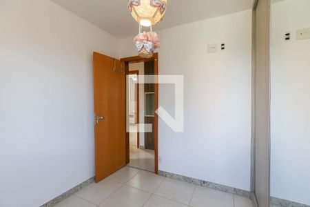 Apartamento à venda com 77m², 3 quartos e 2 vagasQuarto 2