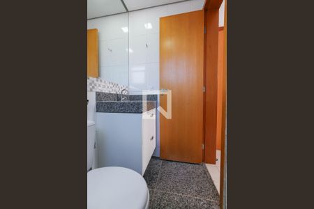 Apartamento à venda com 77m², 3 quartos e 2 vagasBanheiro 1