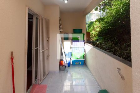 Casa de condomínio à venda com 110m², 3 quartos e 2 vagas Casa de condomínio à venda com 110m², 3 quartos e 2 vagasVaranda