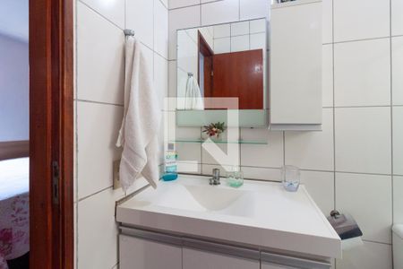 Casa de condomínio à venda com 110m², 3 quartos e 2 vagas Casa de condomínio à venda com 110m², 3 quartos e 2 vagasBanheiro da Suíte