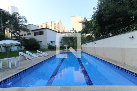 Apartamento à venda com 55m², 2 quartos e 1 vaga Apartamento à venda com 55m², 2 quartos e 1 vagaÁrea comum - Piscina