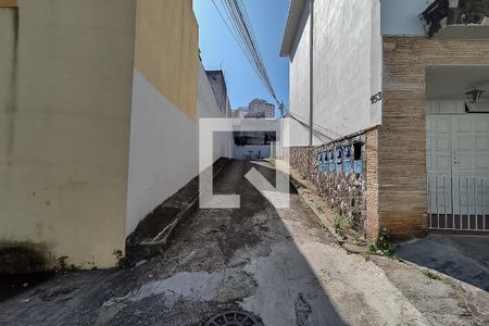 Casa para alugar com 105m², 3 quartos e 1 vaga Casa para alugar com 105m², 3 quartos e 1 vagaFachada