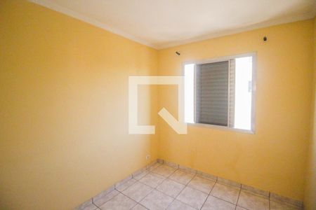 Quarto 1 de apartamento para alugar com 2 quartos, 51m² em Conjunto Residencial José Bonifácio, São Paulo