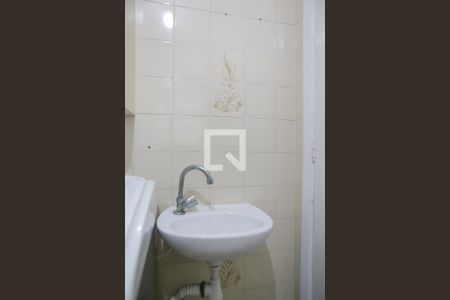 Banheiro de kitnet/studio para alugar com 1 quarto, 30m² em José Menino, Santos