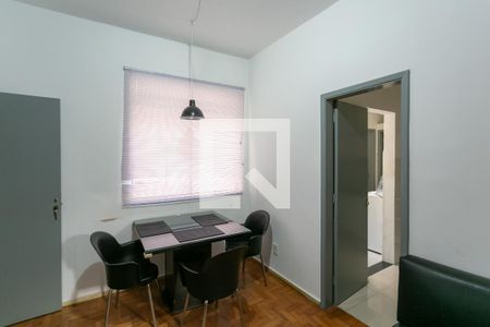 Sala de apartamento para alugar com 2 quartos, 75m² em Carmo, Belo Horizonte