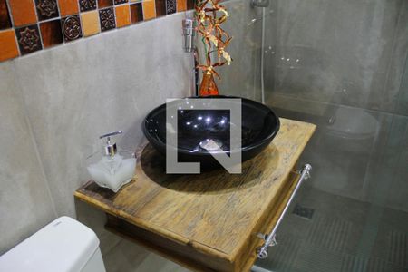 Casa à venda com 266m², 3 quartos e 4 vagas Casa à venda com 266m², 3 quartos e 4 vagasBanheiro Social