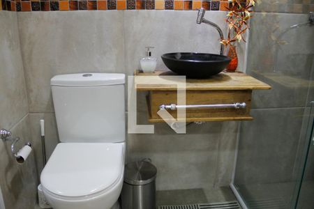 Casa à venda com 266m², 3 quartos e 4 vagas Casa à venda com 266m², 3 quartos e 4 vagasBanheiro Social