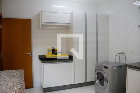 Casa à venda com 266m², 3 quartos e 4 vagas Casa à venda com 266m², 3 quartos e 4 vagasÁrea de Serviço