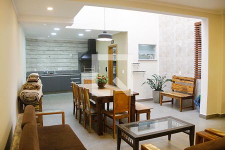 Casa à venda com 266m², 3 quartos e 4 vagas Casa à venda com 266m², 3 quartos e 4 vagasÁrea Gourmet