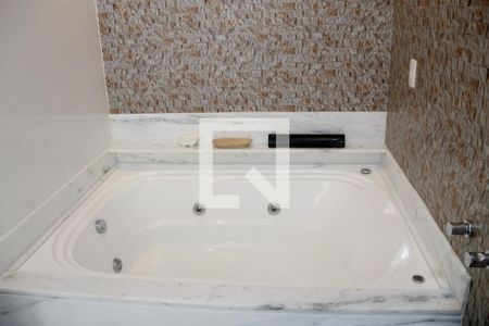 Casa à venda com 266m², 3 quartos e 4 vagas Casa à venda com 266m², 3 quartos e 4 vagasBanheiro da Suíte