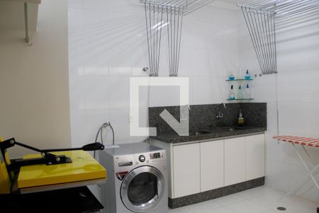 Casa à venda com 266m², 3 quartos e 4 vagas Casa à venda com 266m², 3 quartos e 4 vagasÁrea de Serviço