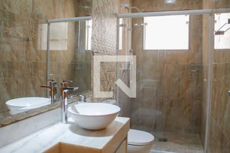 Casa à venda com 266m², 3 quartos e 4 vagas Casa à venda com 266m², 3 quartos e 4 vagasBanheiro da Suíte 2