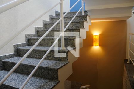 Escada de casa à venda com 3 quartos, 266m² em Osvaldo Cruz, São Caetano do Sul
