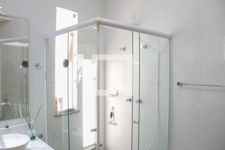 Casa à venda com 266m², 3 quartos e 4 vagas Casa à venda com 266m², 3 quartos e 4 vagasBanheiro da Suíte