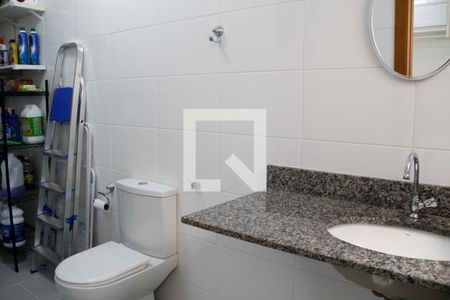 Casa à venda com 266m², 3 quartos e 4 vagas Casa à venda com 266m², 3 quartos e 4 vagasBanheiro de Serviço