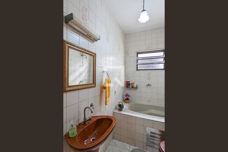 Casa à venda com 193m², 3 quartos e 4 vagas Casa à venda com 193m², 3 quartos e 4 vagasBanheiro da suíte