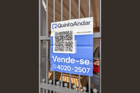 Casa à venda com 193m², 3 quartos e 4 vagas Casa à venda com 193m², 3 quartos e 4 vagasFachada