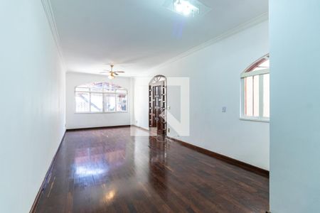 Sala de casa para alugar com 3 quartos, 260m² em Jardim Consórcio, São Paulo