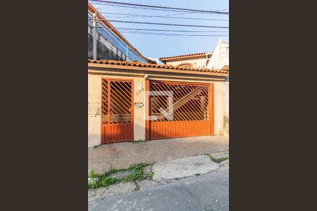 Casa para alugar com 260m², 3 quartos e 2 vagasFachada