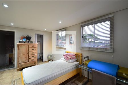 Casa à venda com 253m², 3 quartos e 4 vagasQuarto