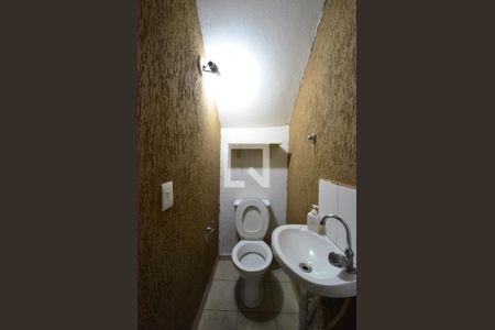 Casa à venda com 253m², 3 quartos e 4 vagasBanheiro de Serviço