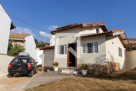 Fachada de casa à venda com 2 quartos, 430m² em Jardim do Sol, Campinas