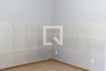 Sala de casa para alugar com 1 quarto, 44m² em Pilares, Rio de Janeiro