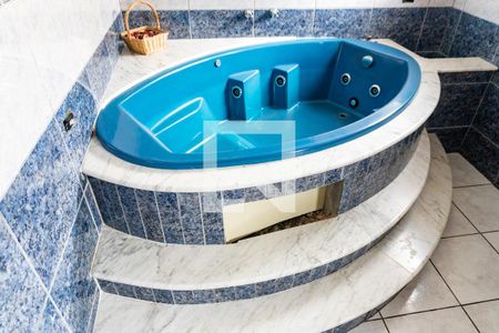 Casa à venda com 640m², 4 quartos e 7 vagasBanheiro da Suite Master Detalhe