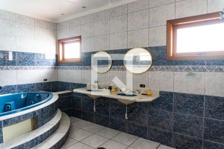 Casa à venda com 640m², 4 quartos e 7 vagasBanheiro da Suite Master