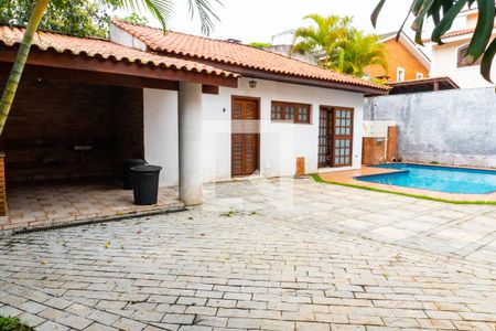 Casa à venda com 640m², 4 quartos e 7 vagasQuintal