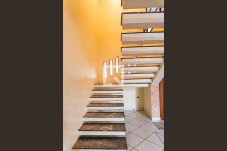 Casa à venda com 640m², 4 quartos e 7 vagasEscada