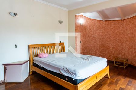 Casa à venda com 640m², 4 quartos e 7 vagasSuíte master