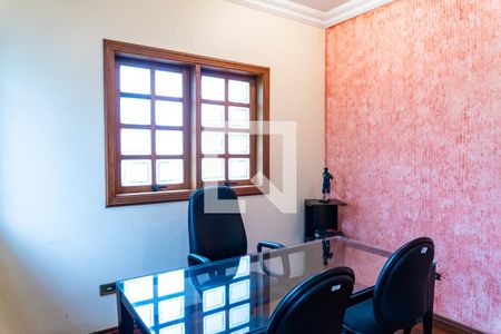 Casa à venda com 640m², 4 quartos e 7 vagasEscritório