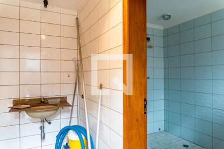 Casa à venda com 640m², 4 quartos e 7 vagasBanheiro da Edícula