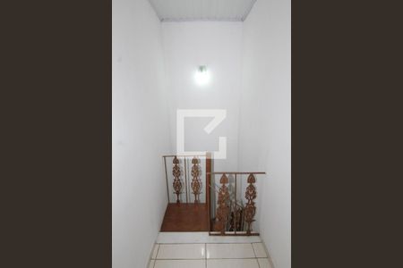 Escada de casa para alugar com 2 quartos, 55m² em Penha Circular, Rio de Janeiro