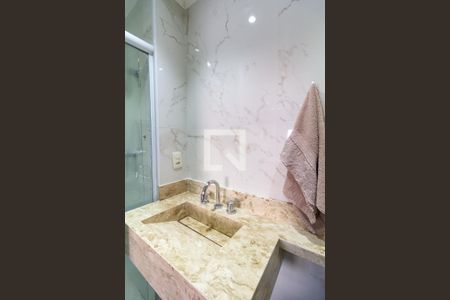 Apartamento à venda com 77m², 2 quartos e 1 vagaBanheiro Suíte 2