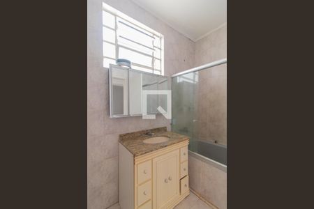 Casa para alugar com 160m², 3 quartos e 2 vagasBanheiro Corredor