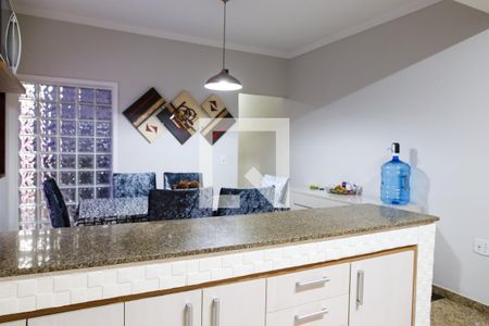 Casa à venda com 180m², 4 quartos e 2 vagas Casa à venda com 180m², 4 quartos e 2 vagasCozinha e Sala de Jantar