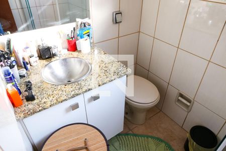 Casa à venda com 180m², 4 quartos e 2 vagas Casa à venda com 180m², 4 quartos e 2 vagasBanheiro Social