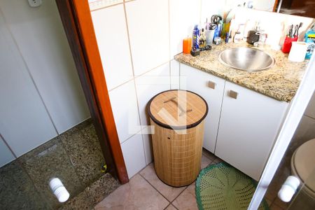 Casa à venda com 180m², 4 quartos e 2 vagas Casa à venda com 180m², 4 quartos e 2 vagasBanheiro Social